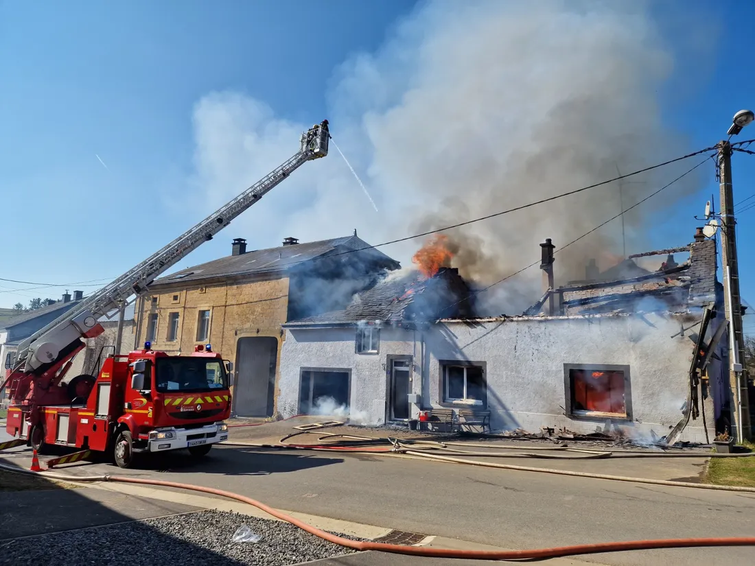 incendie sapogne sur marche